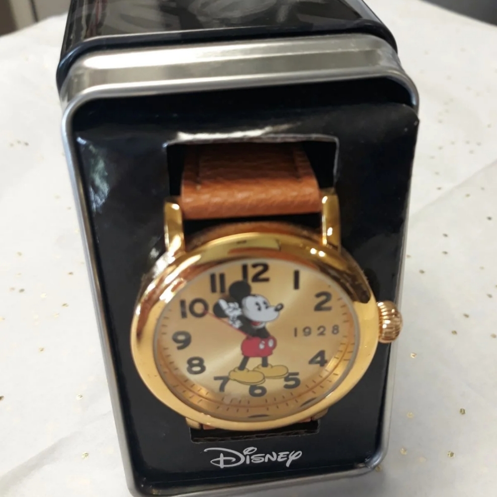 Mickey Mouse Watch - Picture 2 of 3